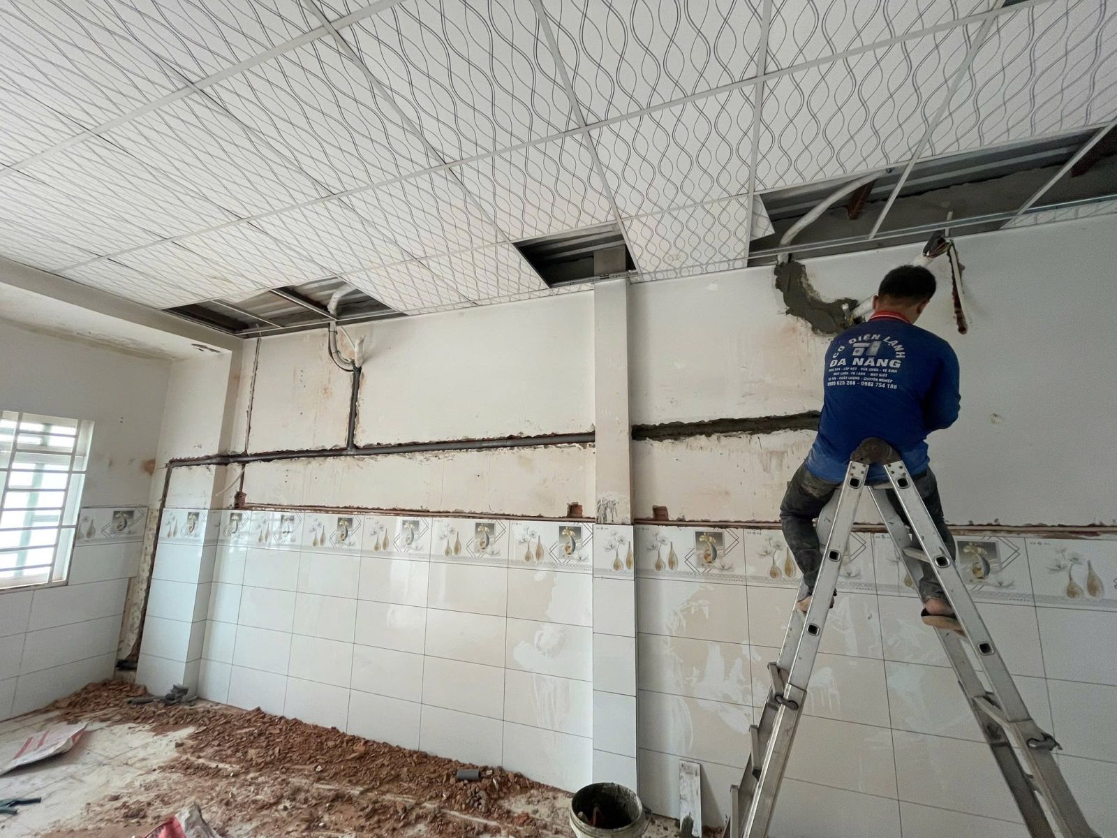 kỹ thuật viên điện lạnh đa năng sửa chữa máy lạnh